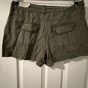 Maurice's Olive Green Linen Shorts Size 11/12 -NWT